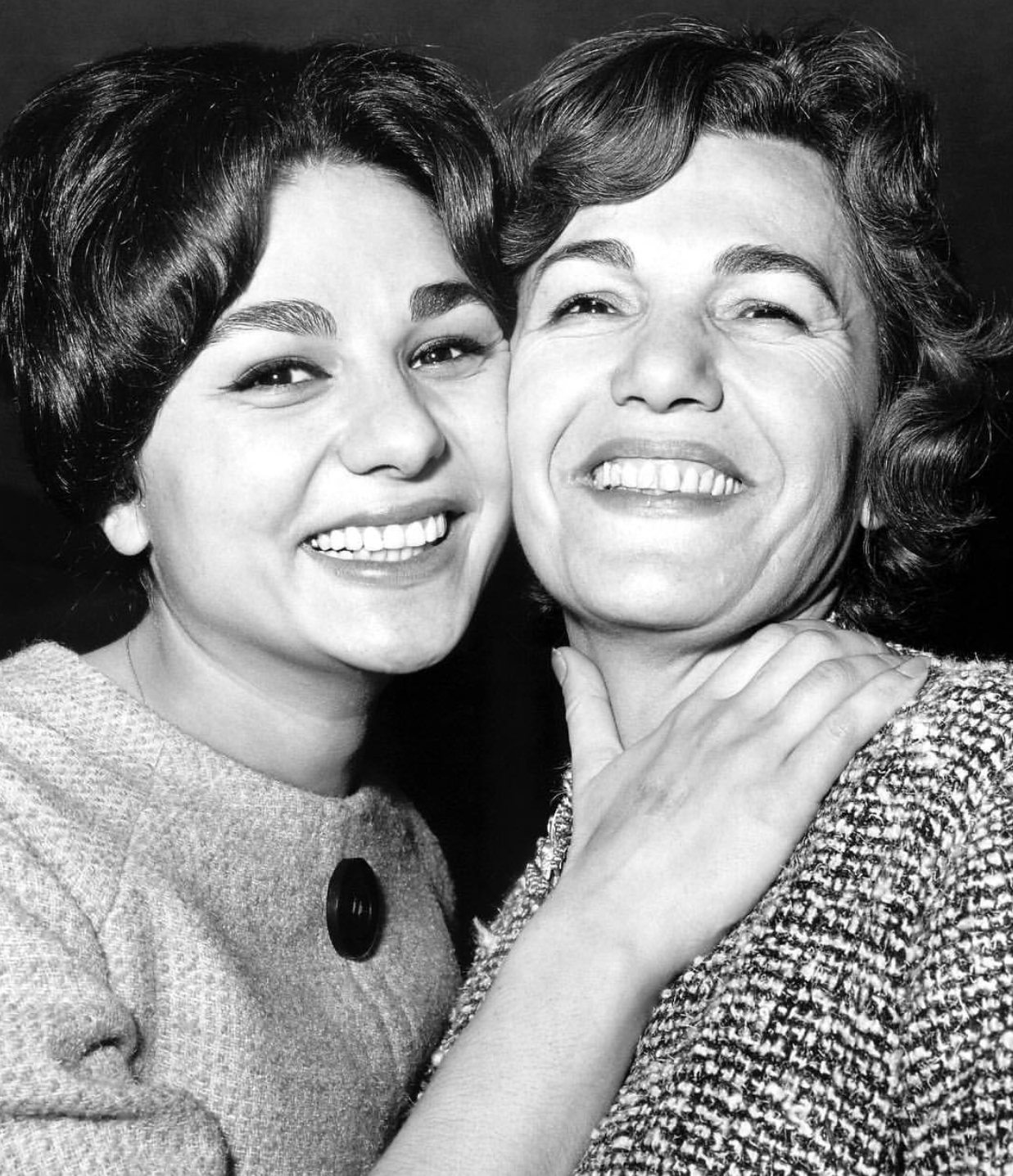 Farah Pahlavi And Her Mother Farideh Ghotbi 01.