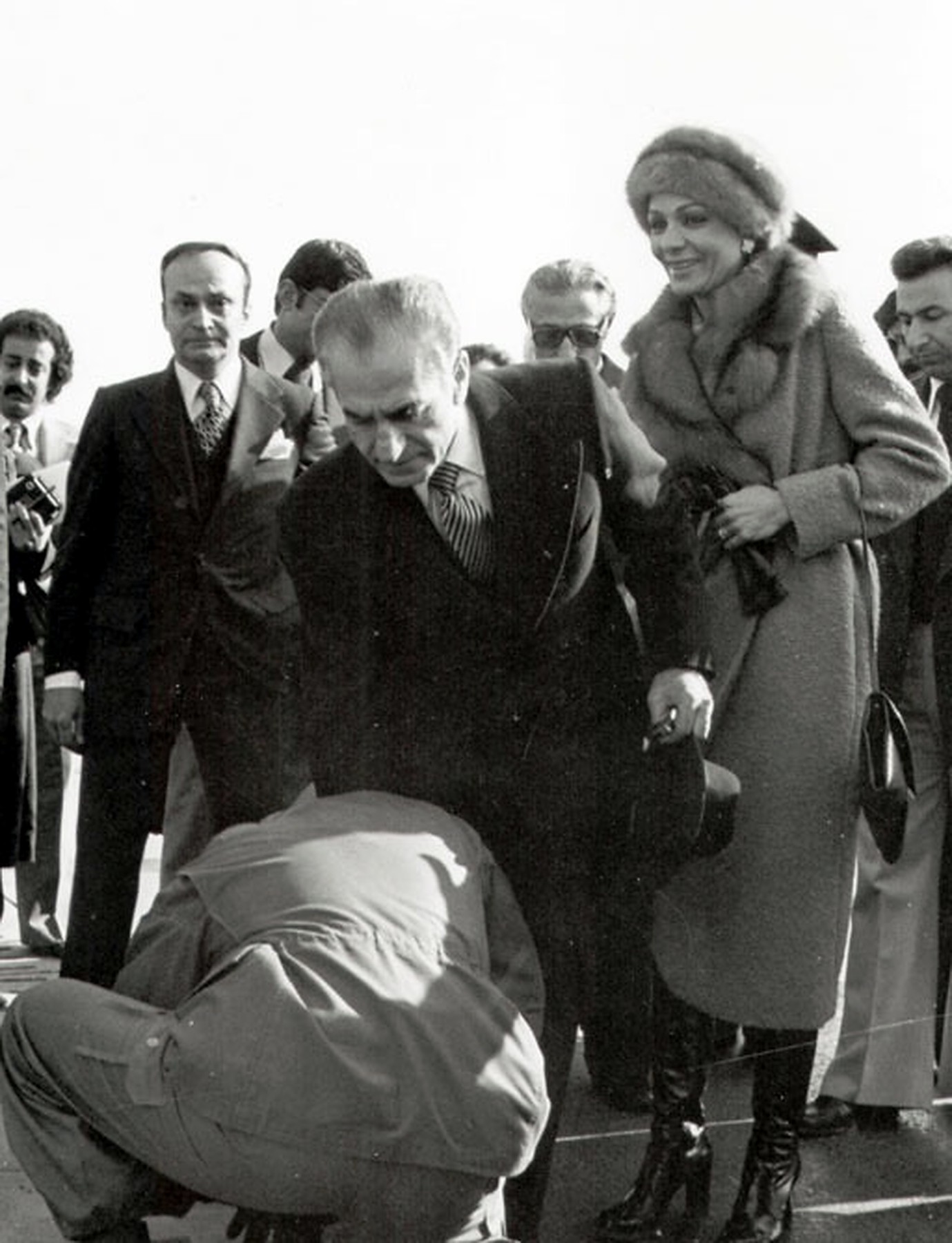 Shah And Shahbanu Leaving Iran Mehrabad International Airport 16 January 1979 3.