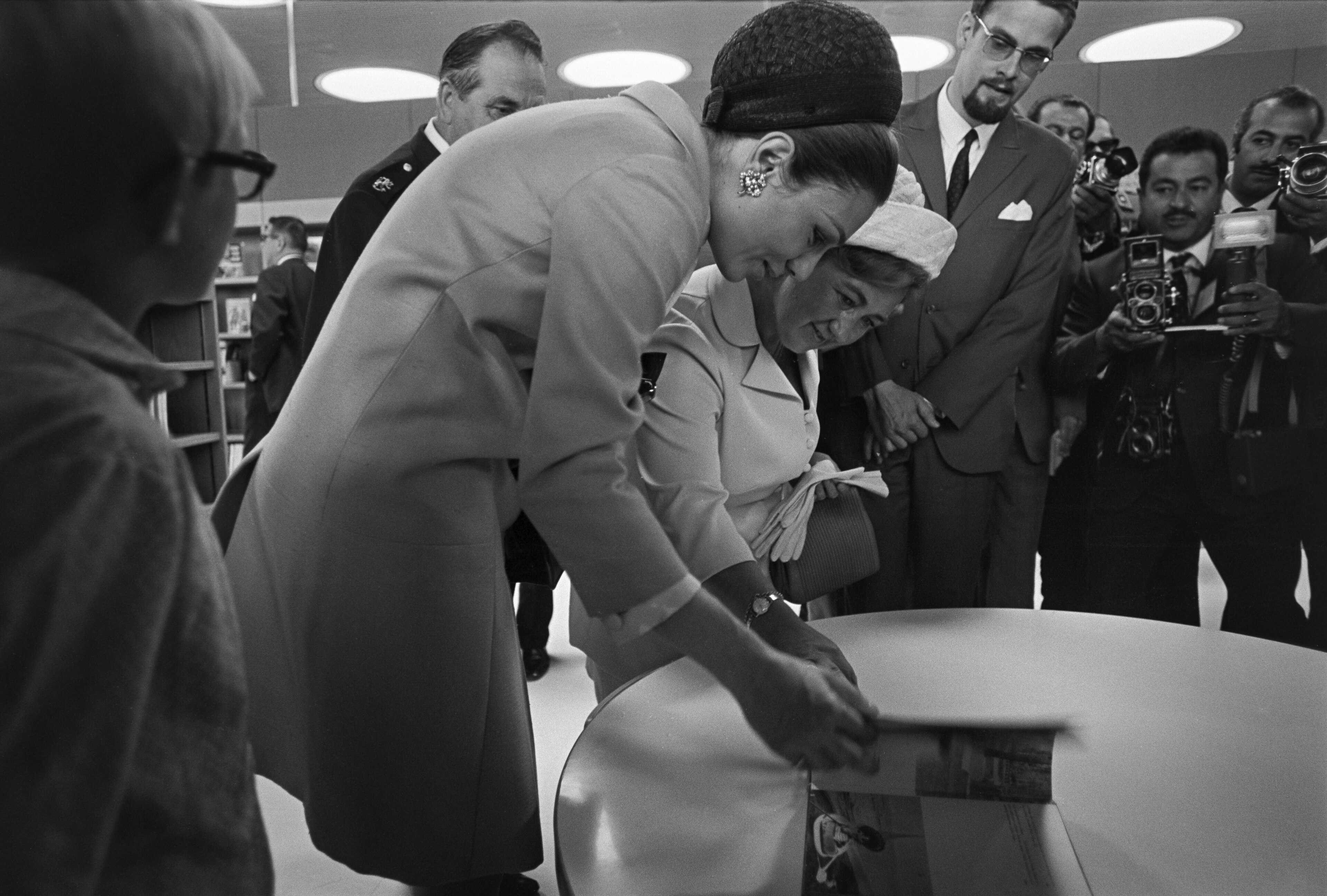 Shah Mohammad Reza Pahlavi And Farah Diba In Finland 1970 6.