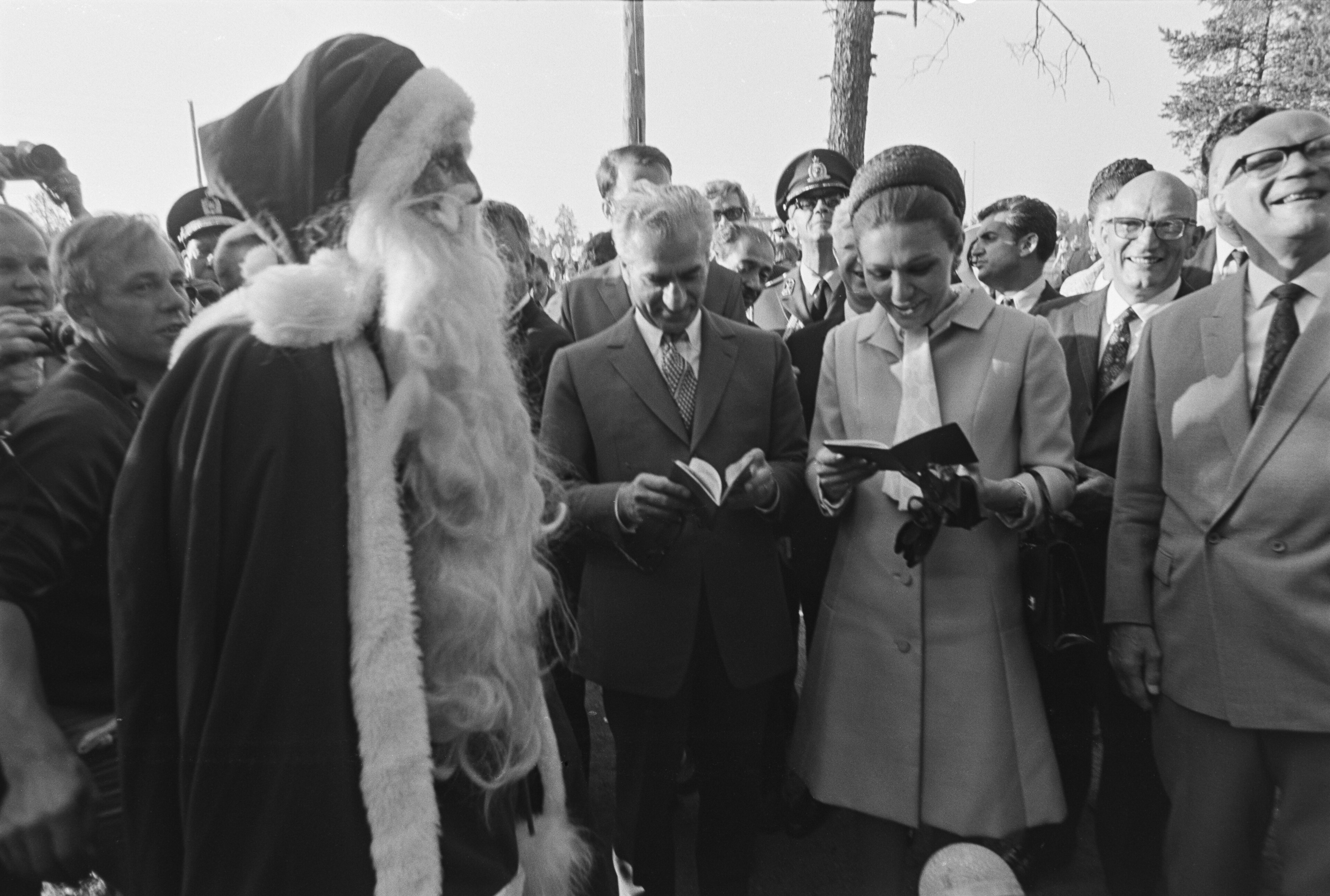 Shah Mohammad Reza Pahlavi And Farah Diba In Lapland 1970 29.