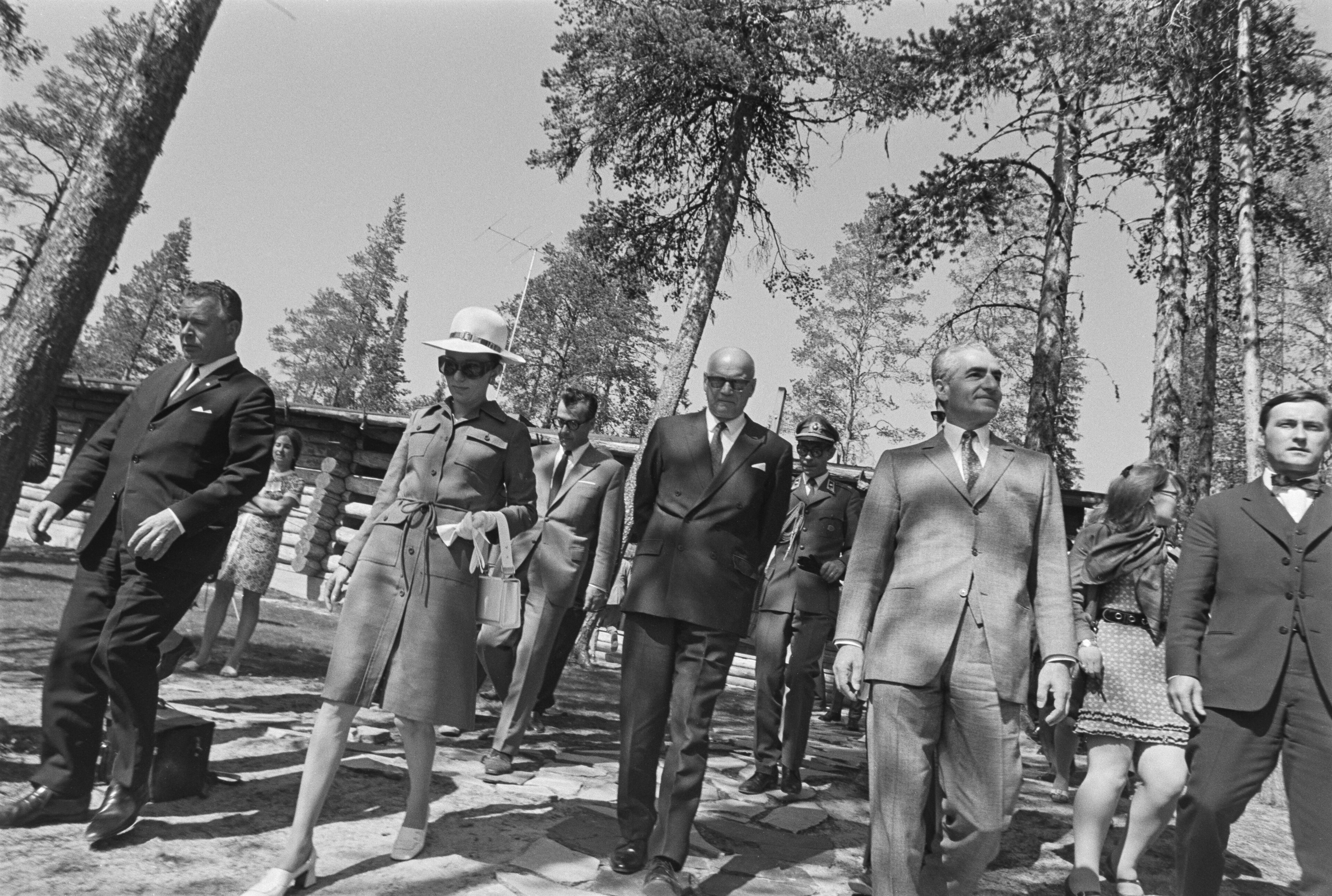 Shah Mohammad Reza Pahlavi And Farah Diba In Lapland 1970 31.