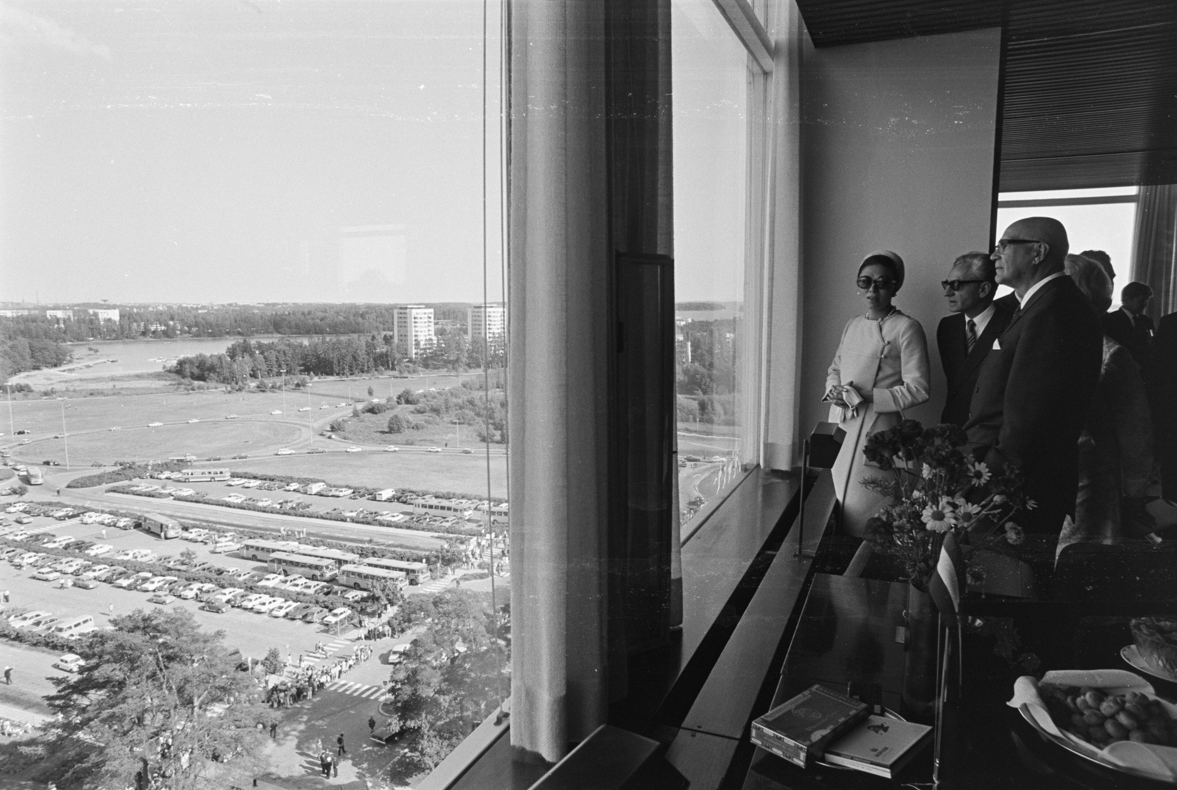 Shah Mohammad Reza Pahlavi And Farah Diba In Tapiola 1970 4.