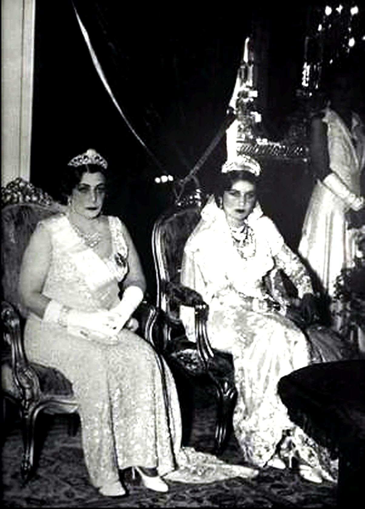 Fawzia with the early Pahlavi court.