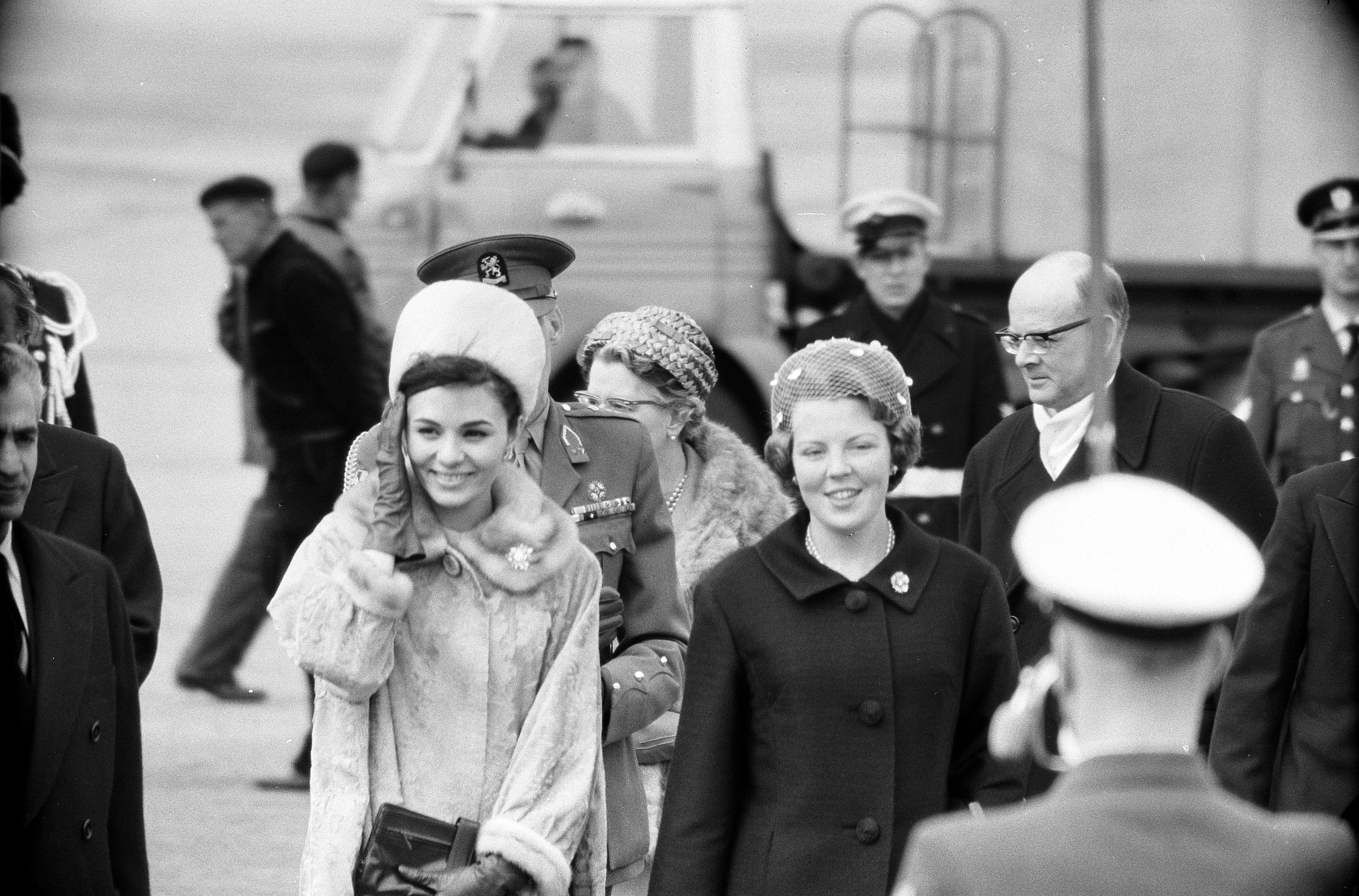 Sjah Van Perzie Echtgenote En Prinses Beatrix 8400.