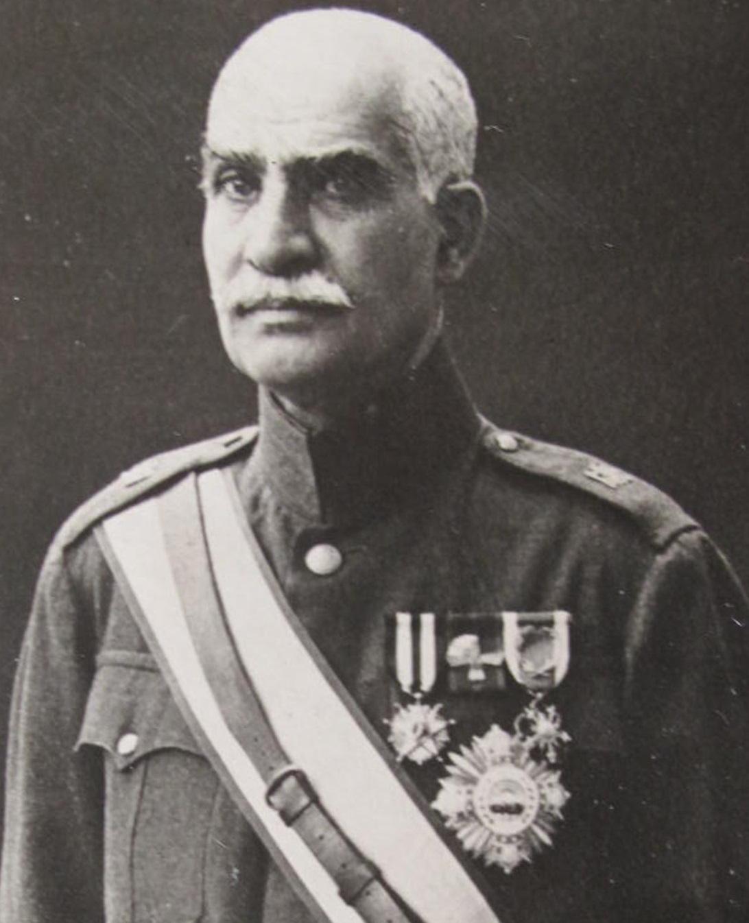 Reza Shah Portrait 1940 2.